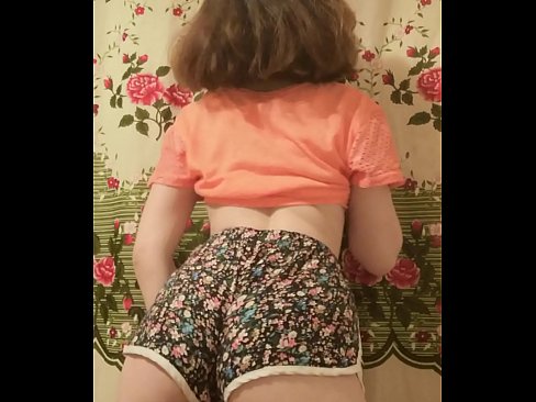 ❤️ دختر جوان سکسی که شورتش را جلوی دوربین در می آورد ❤️  سکس در ما ❌️