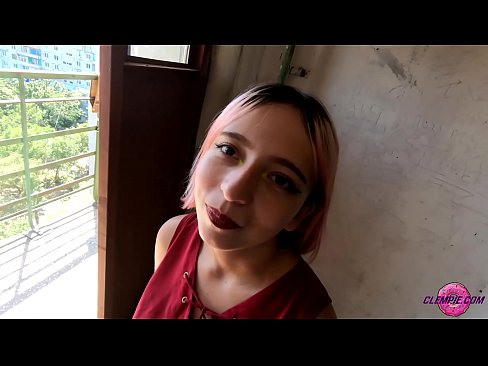 ❤️ دانش آموز حسی یک غریبه را در بیرون می مکد - تقدیر روی صورتش ❤️  سکس در ما ❌️